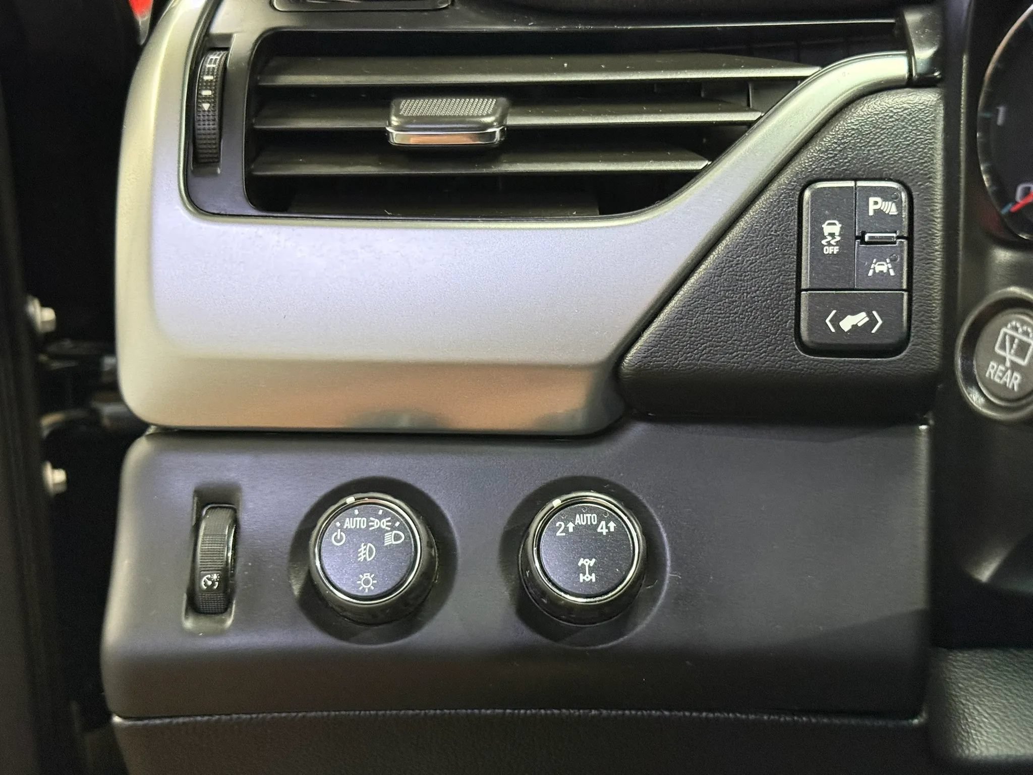 Used 2020 Chevrolet Tahoe LT AWD/4WD image 19