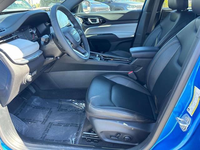 Certified 2024 Jeep Compass Limited image 9