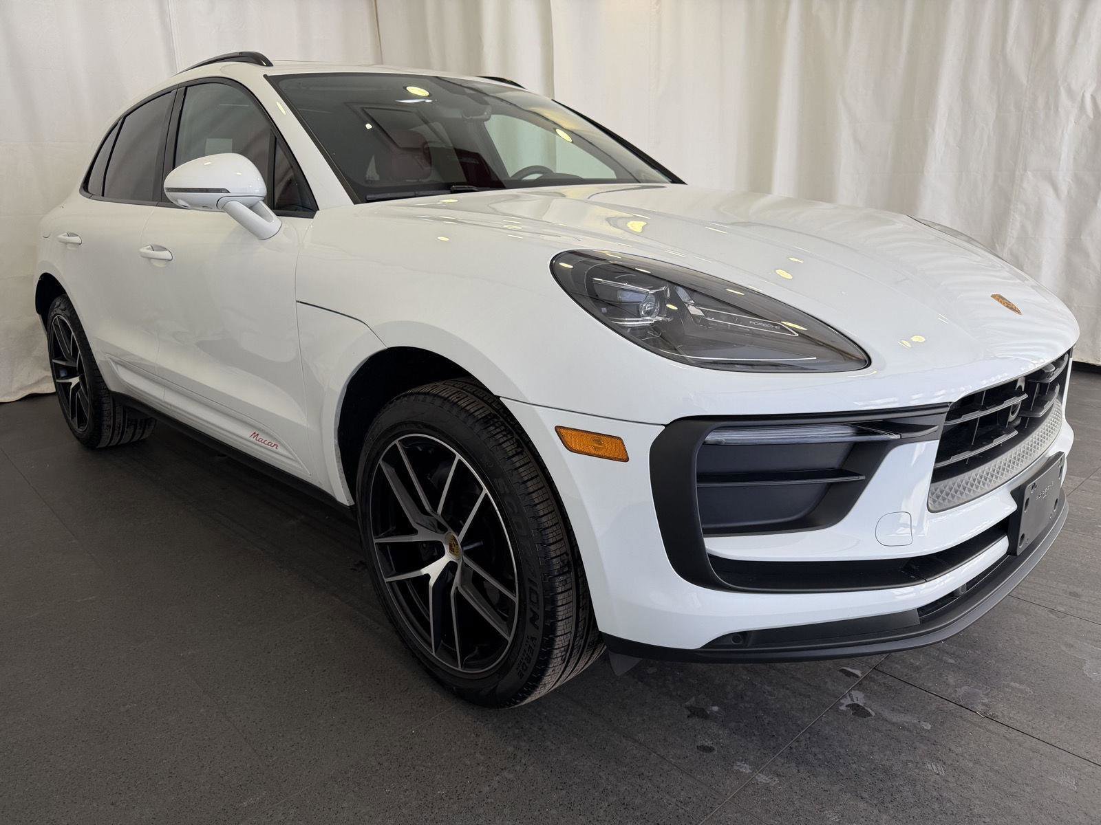 Used 2025 Porsche Macan image 7