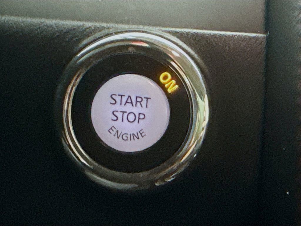 Used 2017 INFINITI QX80 4WD image 19