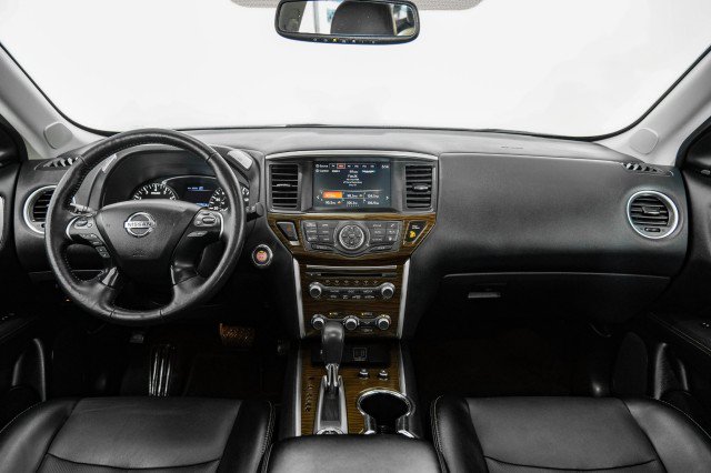 Used 2020 Nissan Pathfinder Platinum AWD/4WD image 10