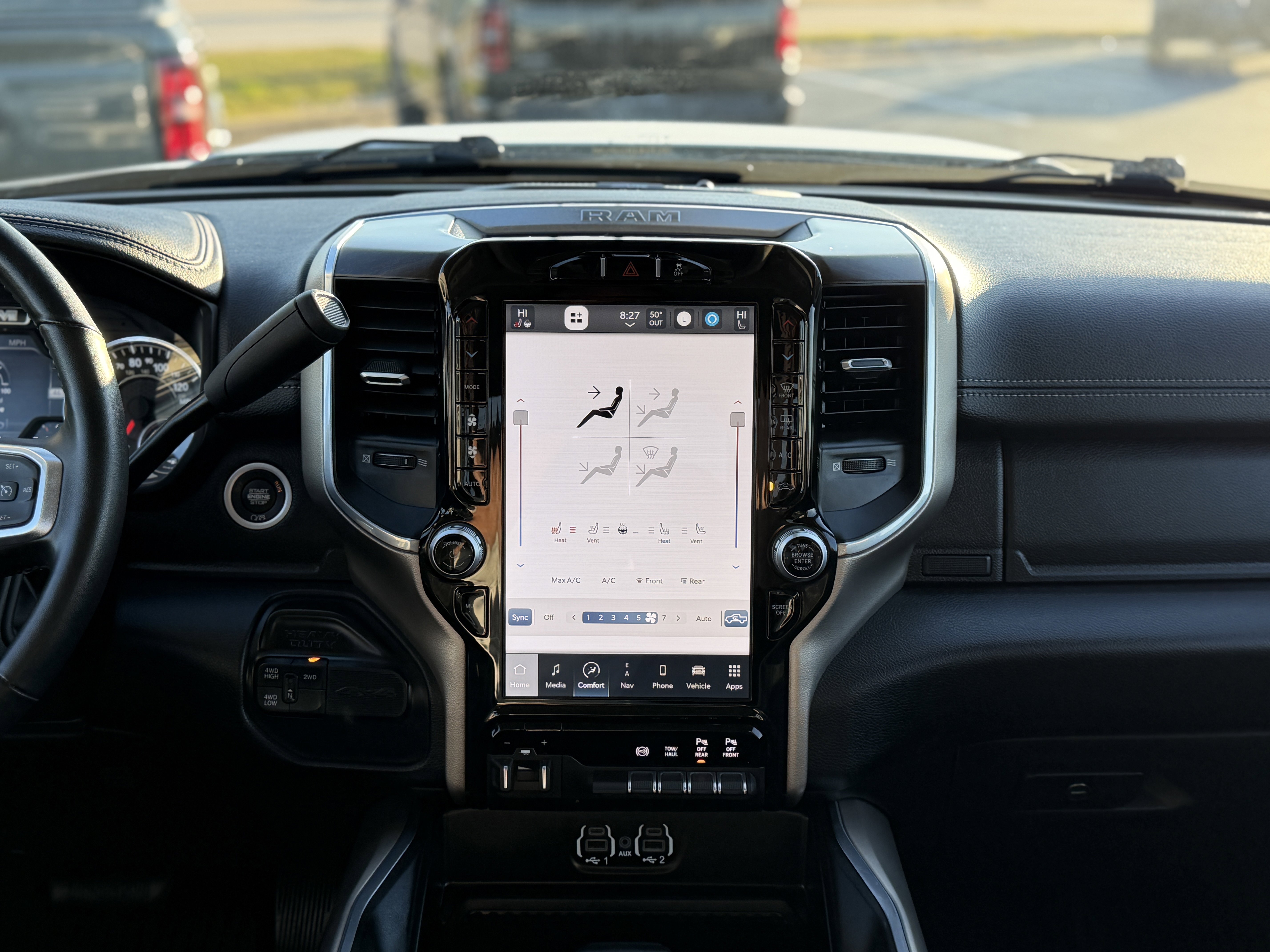 Used 2024 RAM 3500 Laramie image 13