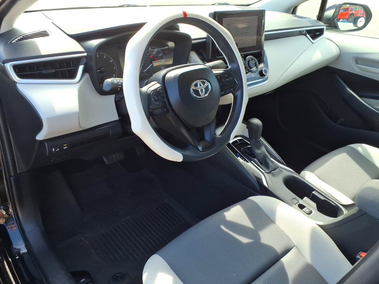Used 2024 Toyota Corolla LE FWD image 20