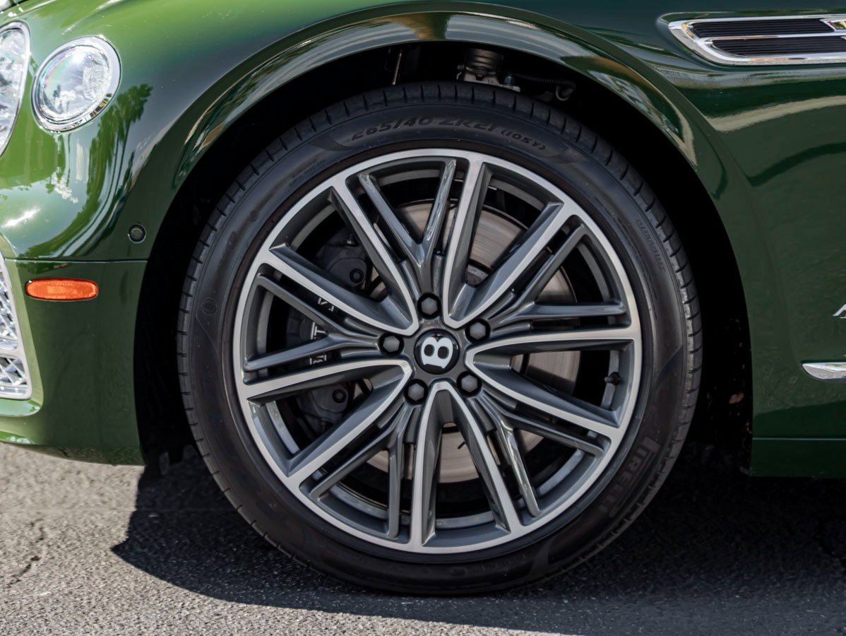 Used 2022 Bentley Flying Spur Plug-In Hybrid image 6