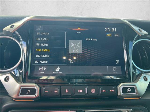 Used 2022 Jeep Wrangler Unlimited Sahara AWD/4WD image 13