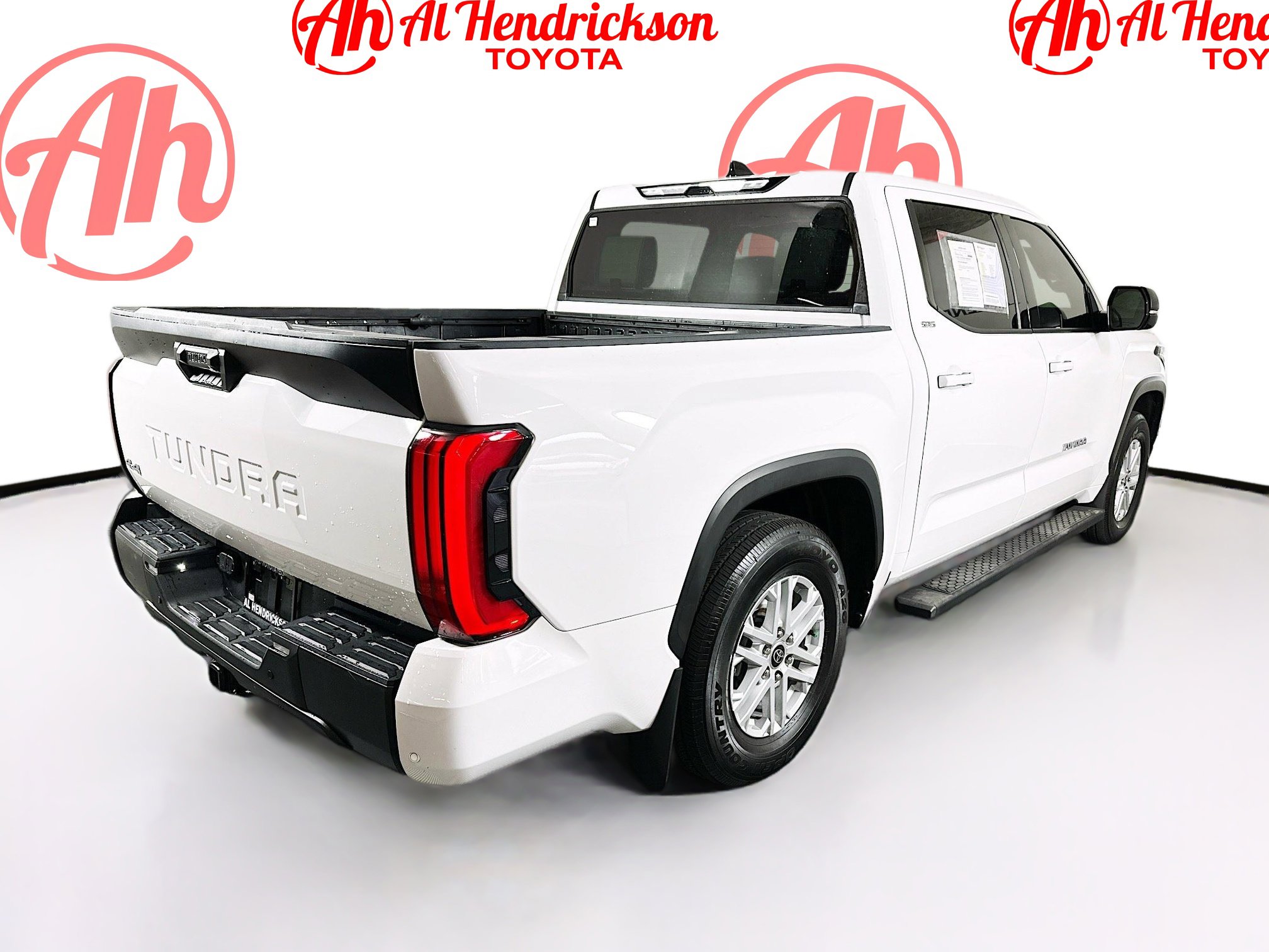 Used 2022 Toyota Tundra SR5 w/ SR5 Premium Package image 3