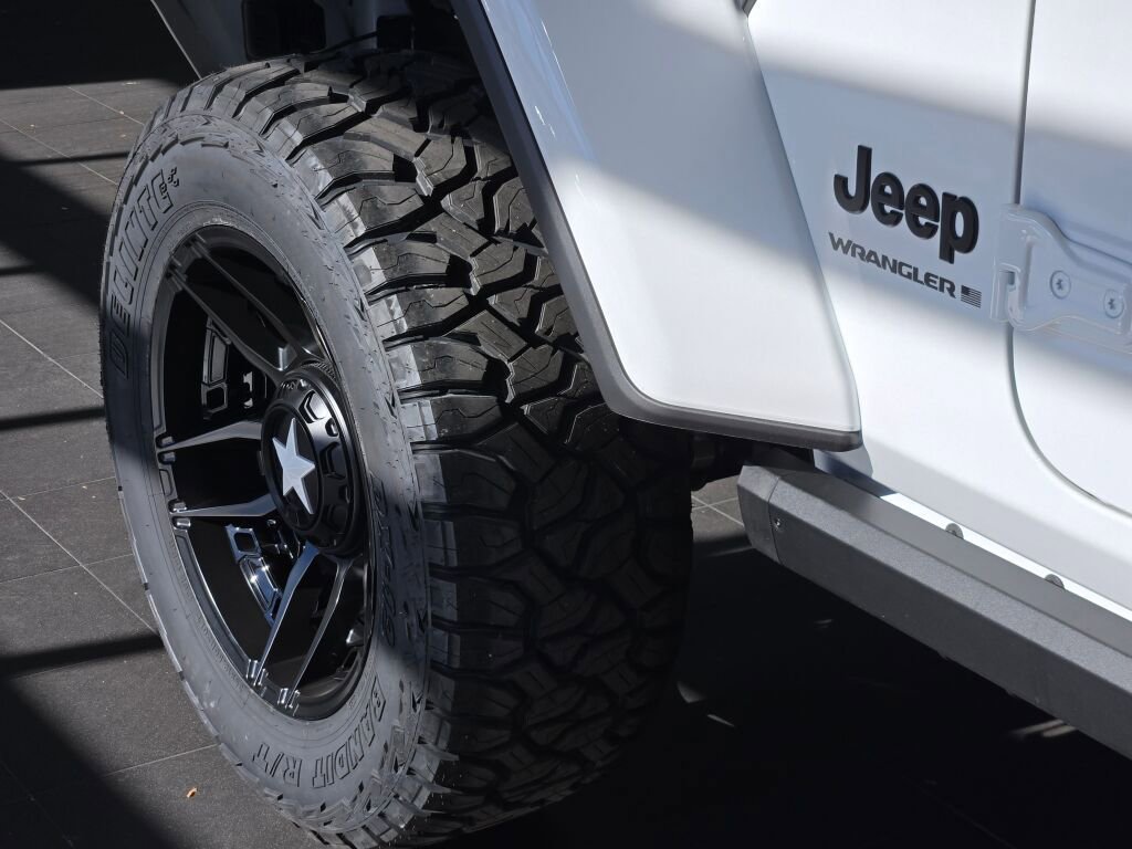 New 2026 Jeep Wrangler Sahara w/ Safety Group image 16