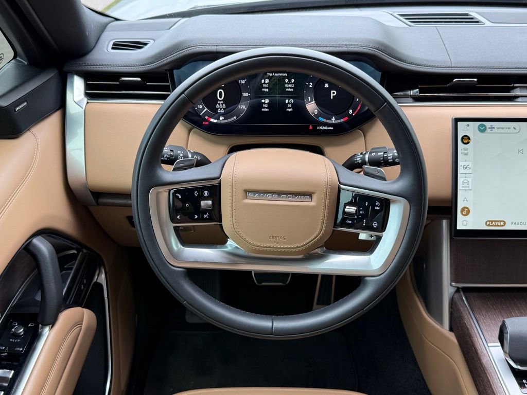 Used 2025 Land Rover Range Rover Long Wheelbase SE AWD/4WD image 18