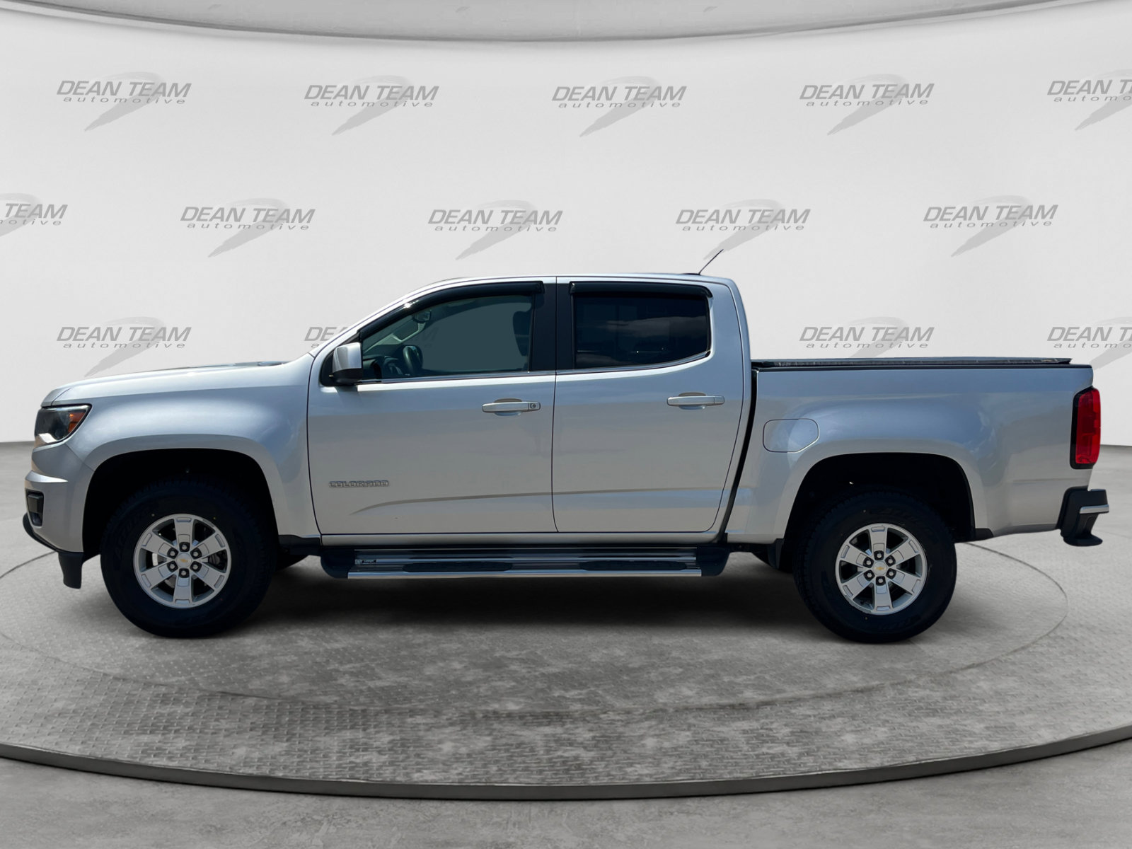 Used 2017 Chevrolet Colorado W/T w/ WT Convenience Package RWD image 4