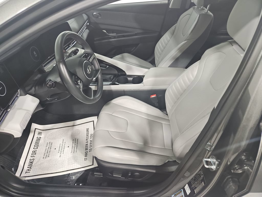 Certified 2025 Hyundai Elantra Limited w/ Cargo Package FWD image 11