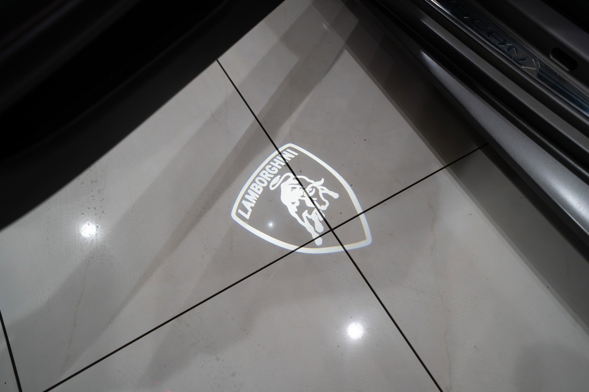Used 2015 Lamborghini Huracan LP 610-4 AWD/4WD image 7
