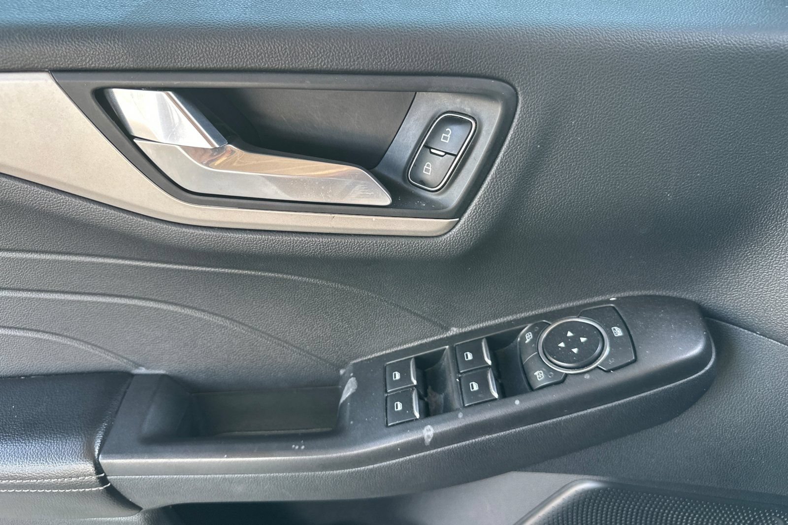 Used 2021 Ford Escape SEL AWD/4WD image 11