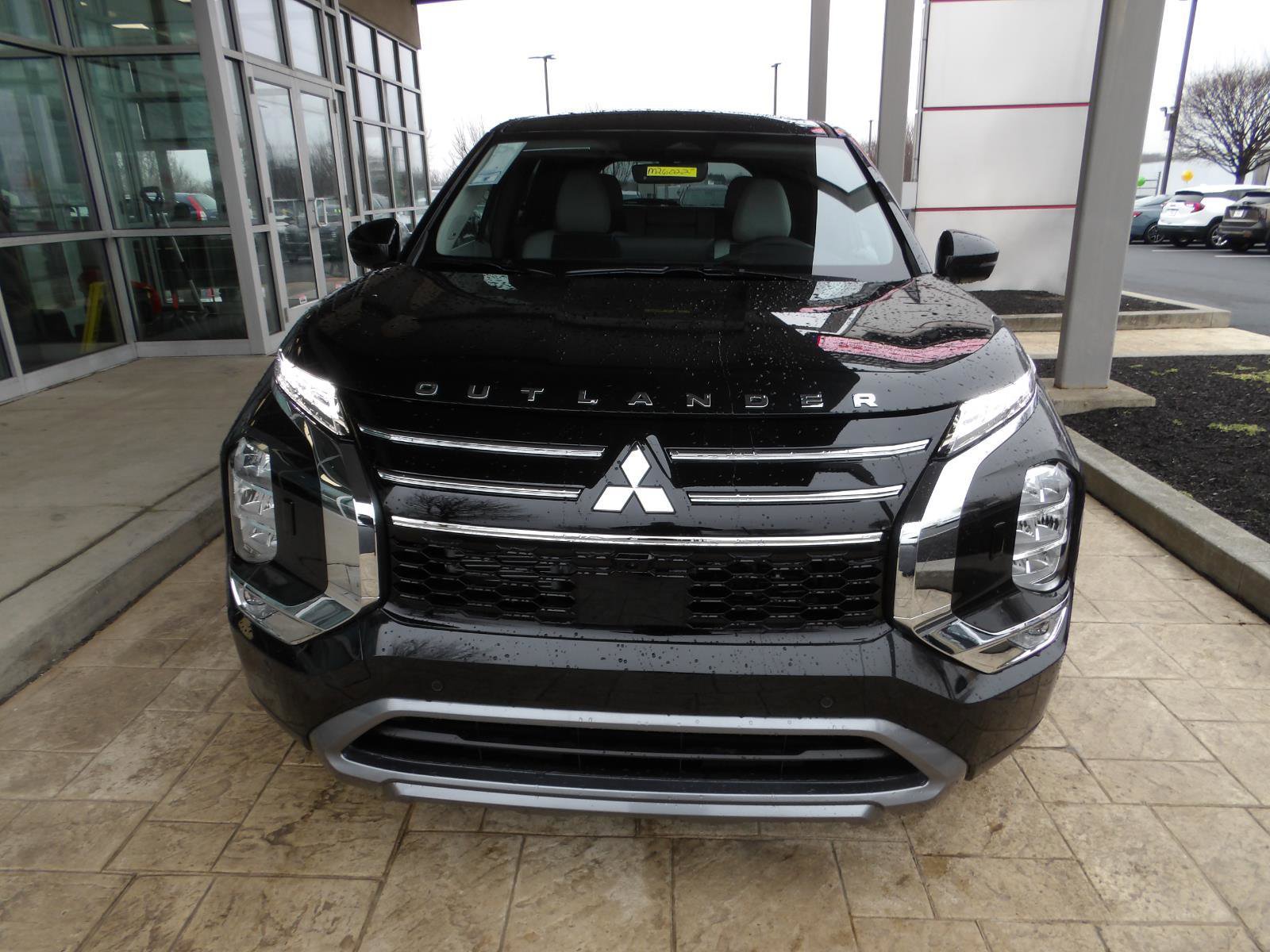 New 2026 Mitsubishi Outlander SE AWD/4WD image 2