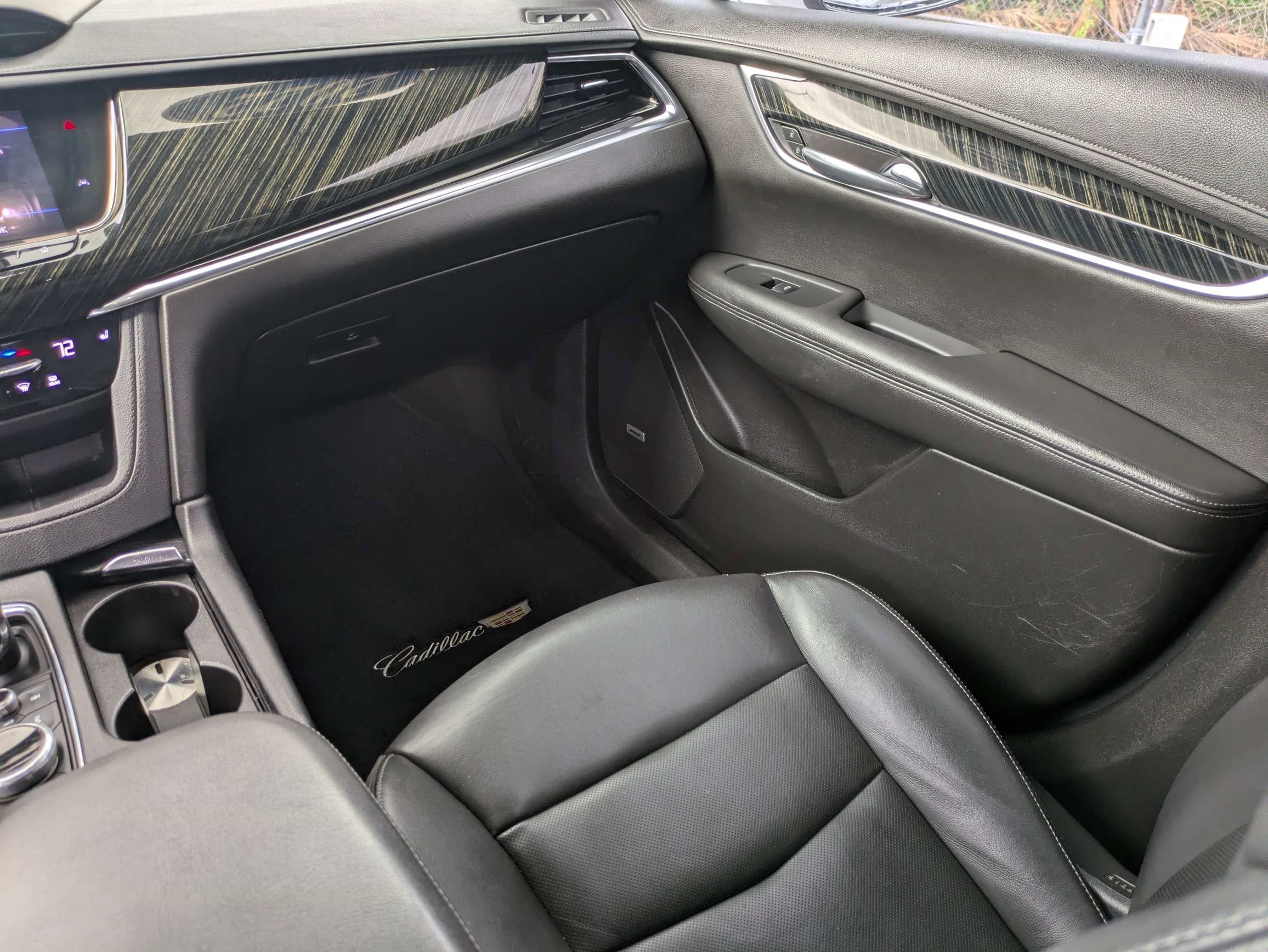 Used 2022 Cadillac XT6 Premium Luxury FWD image 17