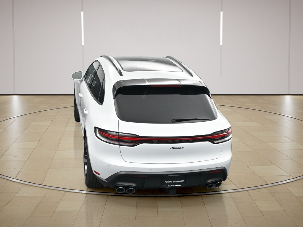 Certified 2026 Porsche Macan AWD/4WD image 36
