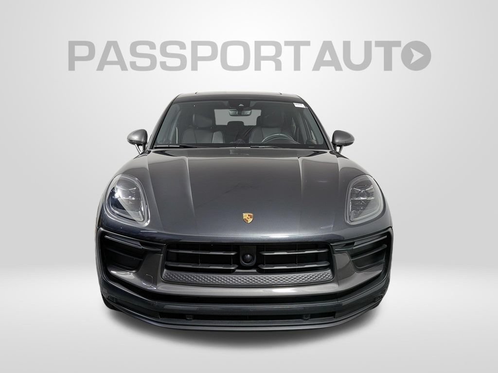 Used 2025 Porsche Macan AWD/4WD image 10
