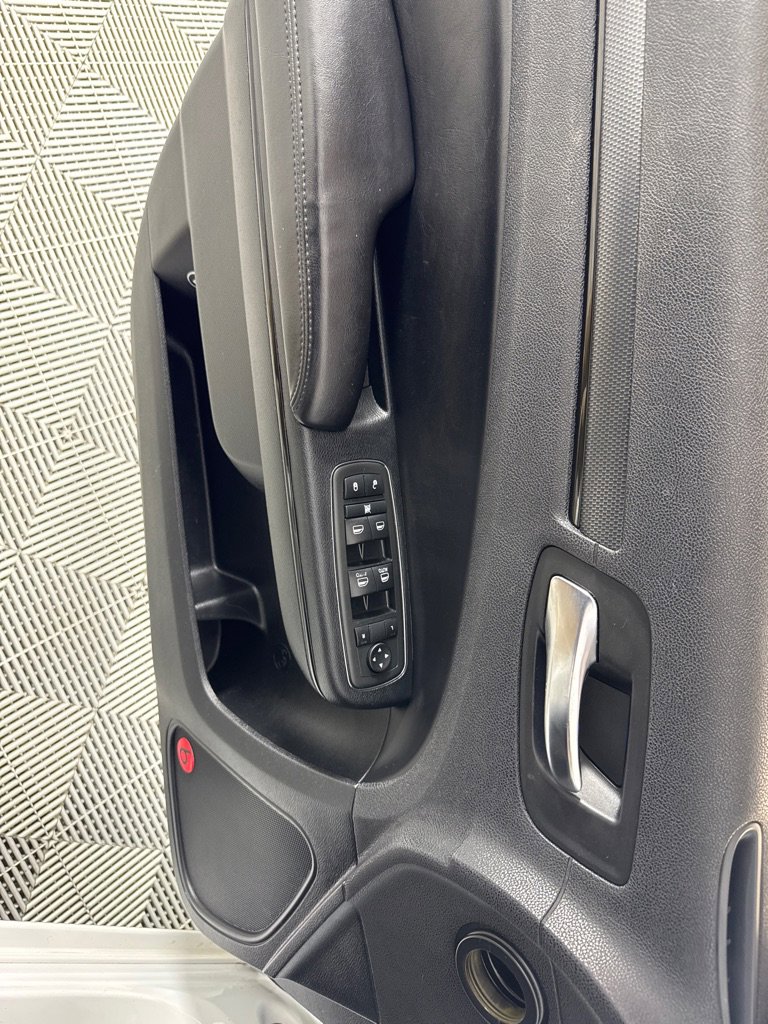 Used 2013 Chrysler 300 S image 10