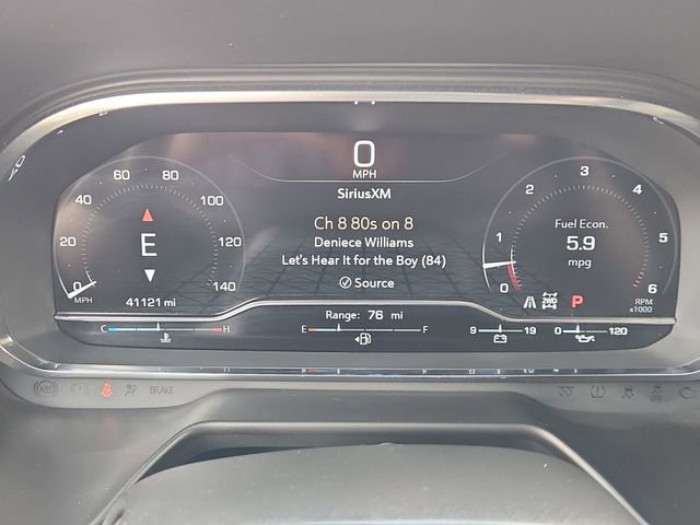 Used 2024 GMC Yukon XL AT4 w/ Technology Package AWD/4WD image 12