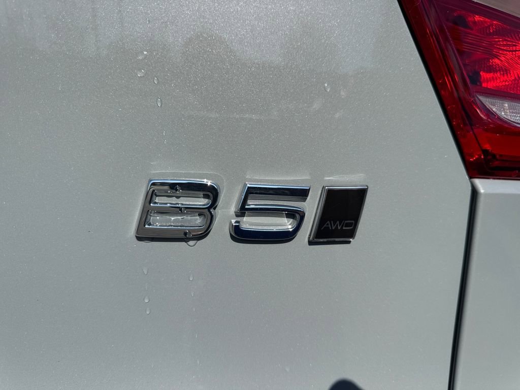 Certified 2024 Volvo XC40 B5 Plus w/ Protection Package Premier AWD/4WD image 10