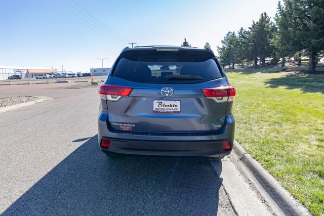 Used 2018 Toyota Highlander LE AWD/4WD image 6