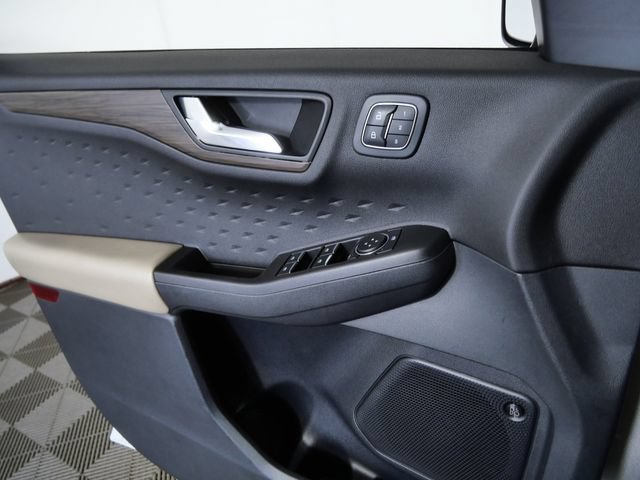 Certified 2020 Ford Escape Titanium AWD/4WD image 25