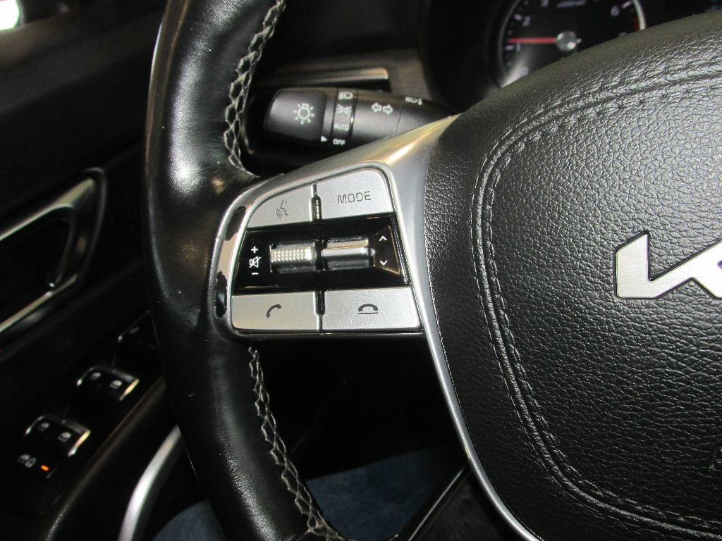 Used 2022 Kia Telluride EX w/ EX Premium Package image 13