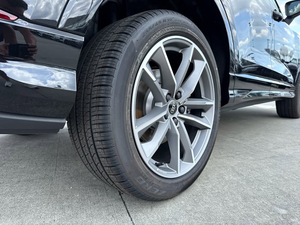 New 2025 Audi Q3 2.0T Premium image 11