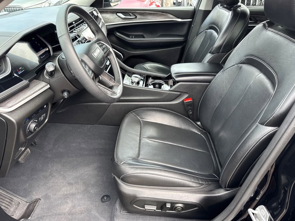 Certified 2022 Jeep Grand Cherokee Limited 4xe w/ Luxury Tech Group II AWD/4WD image 26