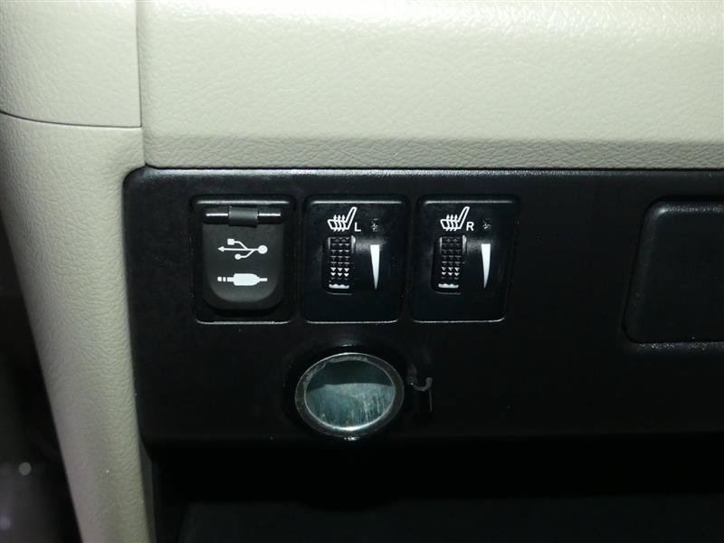 Used 2015 Toyota Sienna XLE FWD image 38