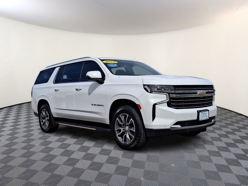 Used 2023 Chevrolet Suburban LT w/ Luxury Package image 1