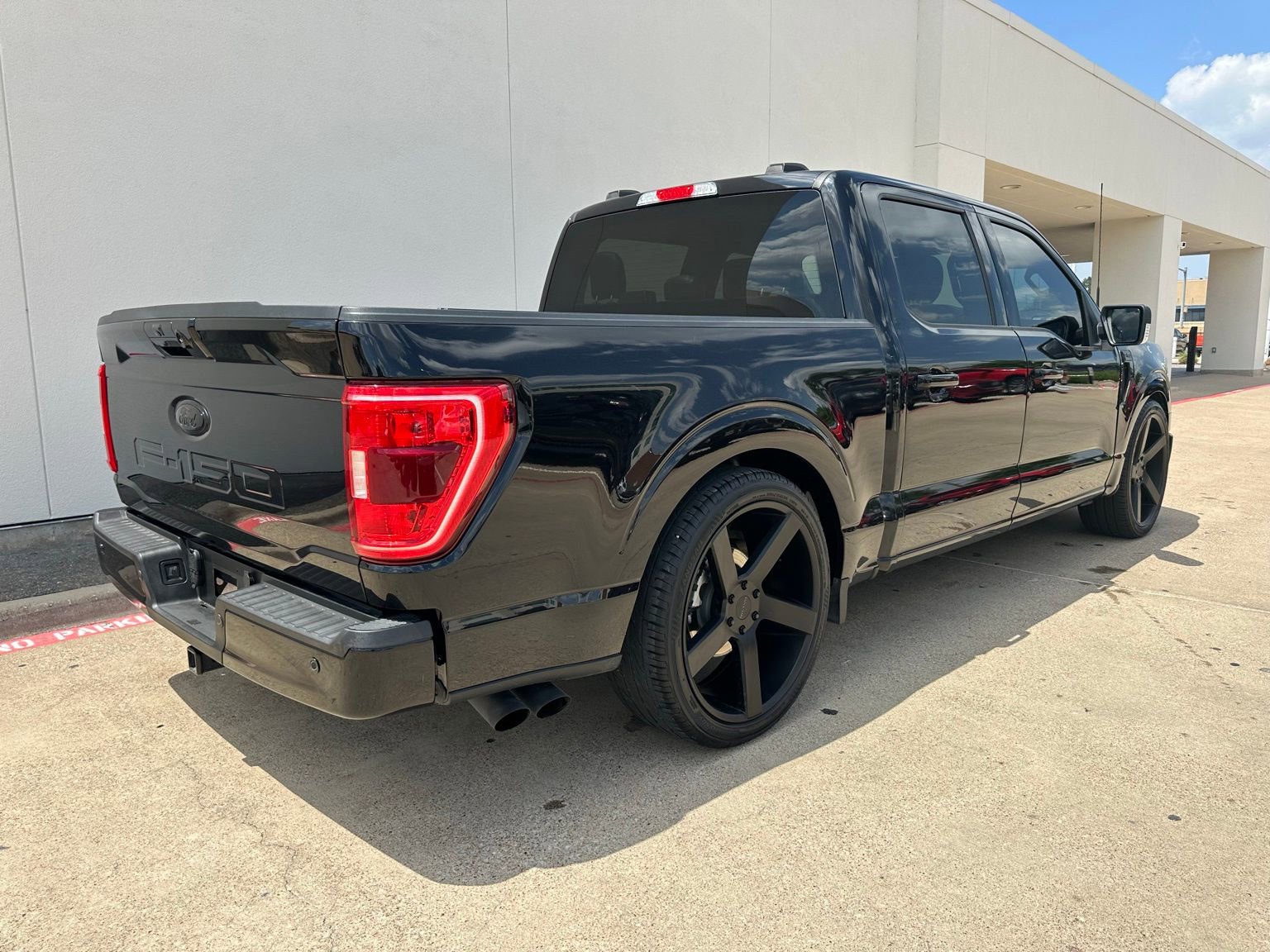 Used 2021 Ford F150 XLT w/ Equipment Group 302A High RWD image 8