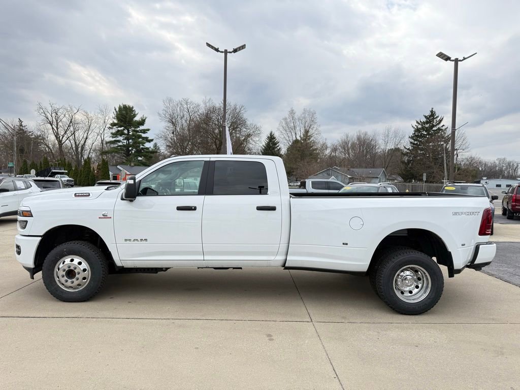 New 2026 RAM 3500 Big Horn AWD/4WD image 4