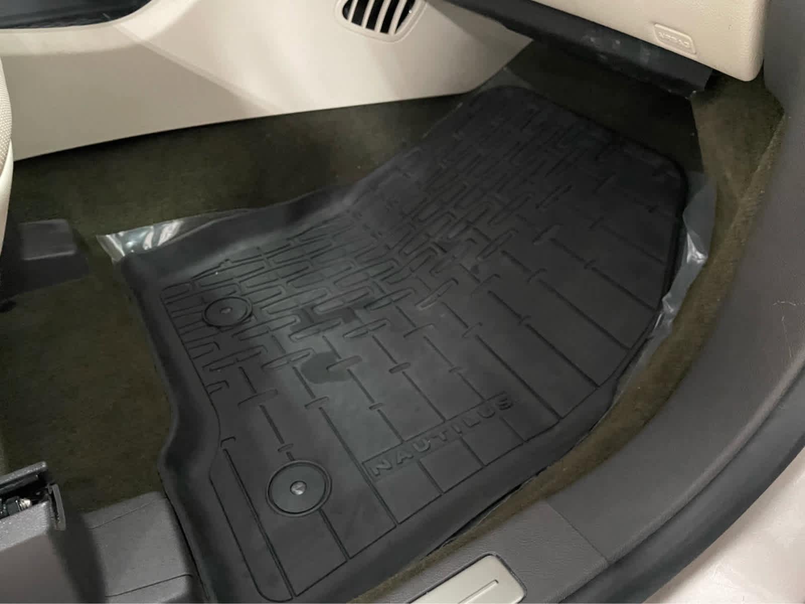 Used 2020 Lincoln Nautilus Reserve w/ Cargo Utility Package AWD/4WD image 54