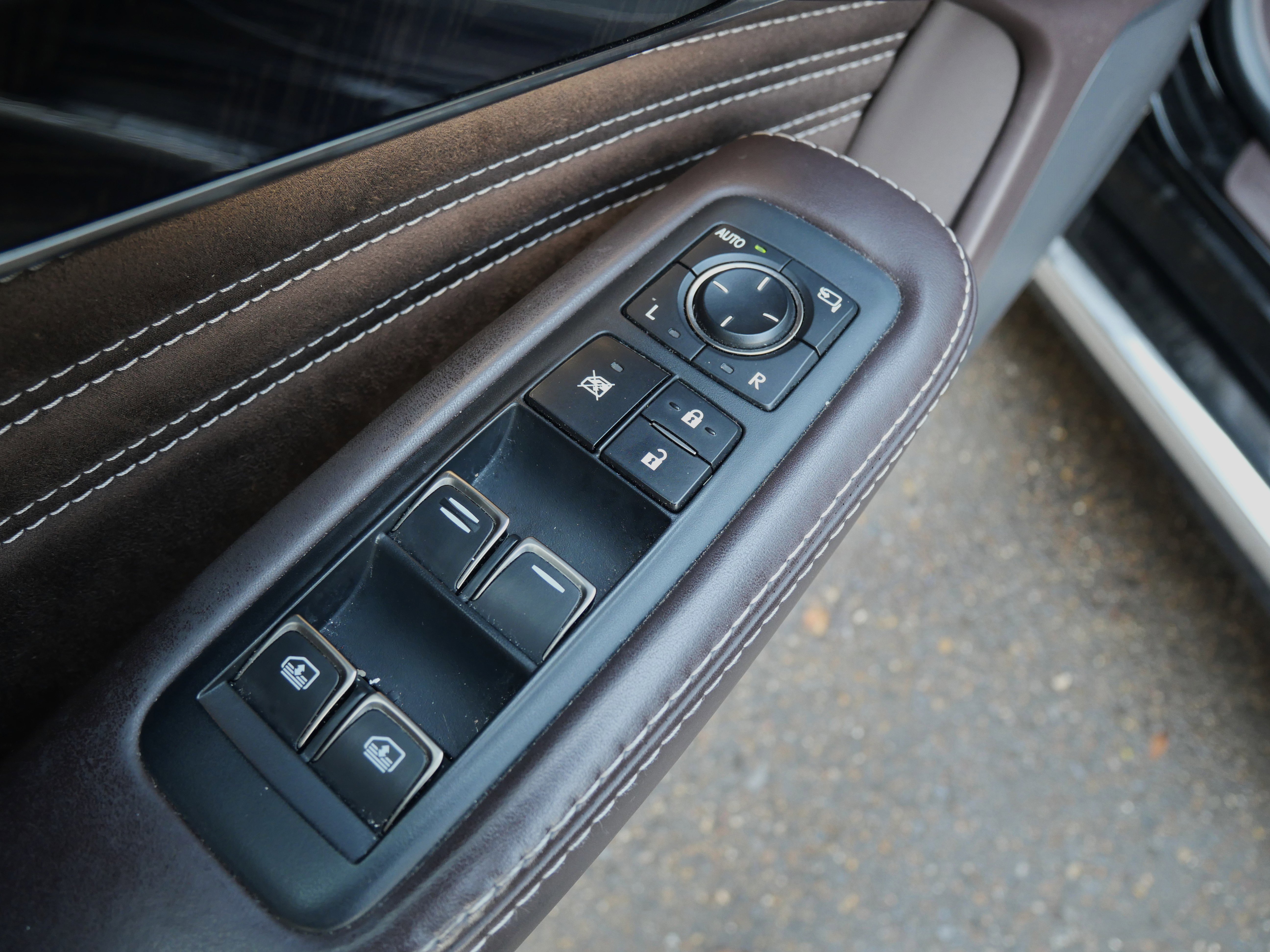 Used 2019 Lexus LS 500 image 7