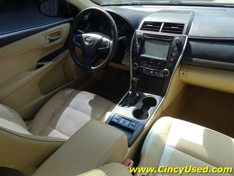 Used 2017 Toyota Camry XLE w/ Moonroof Package FWD image 15