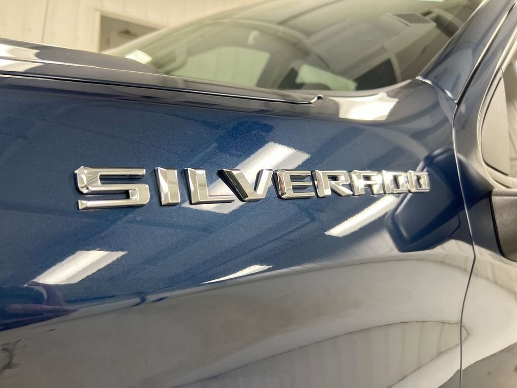 Used 2023 Chevrolet Silverado 1500 Custom AWD/4WD image 25