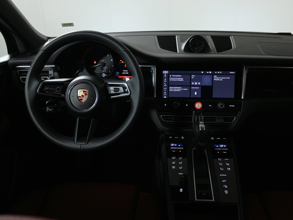 Used 2026 Porsche Macan AWD/4WD image 17