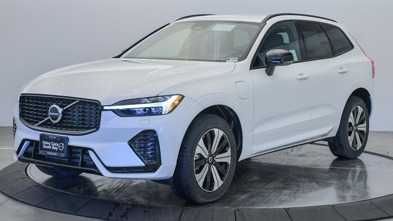 New 2025 Volvo XC60 T8 Core w/ Protection Package Premier