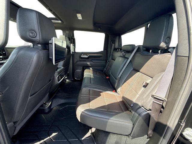 Used 2025 Chevrolet Silverado 1500 High Country AWD/4WD image 25