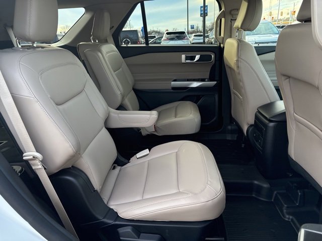 Used 2023 Ford Explorer XLT w/ Equipment Group 202A image 14