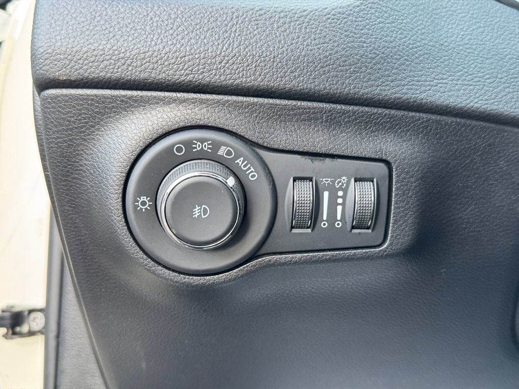 Used 2021 Jeep Compass Limited AWD/4WD image 31