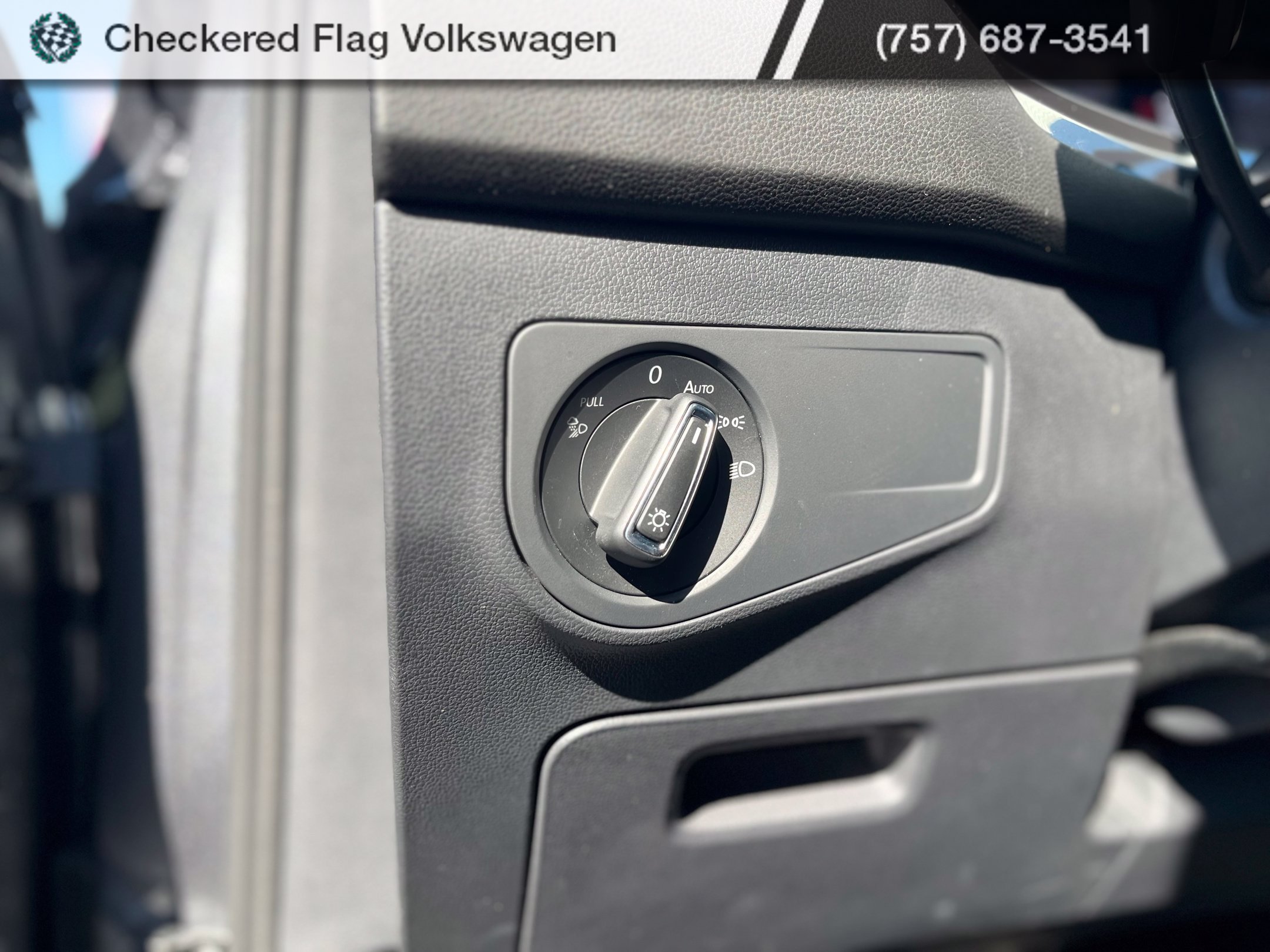 Used 2024 Volkswagen Tiguan SEL R-Line AWD/4WD image 20