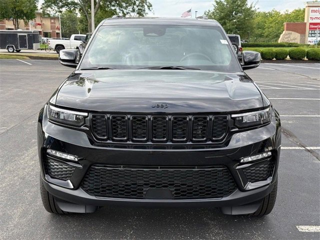 New 2025 Jeep Grand Cherokee Limited w/ Black Appearance Package image 11