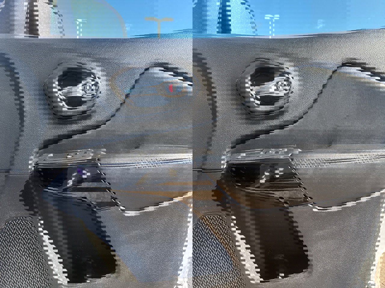 Used 2020 Jeep Cherokee Latitude Plus image 11