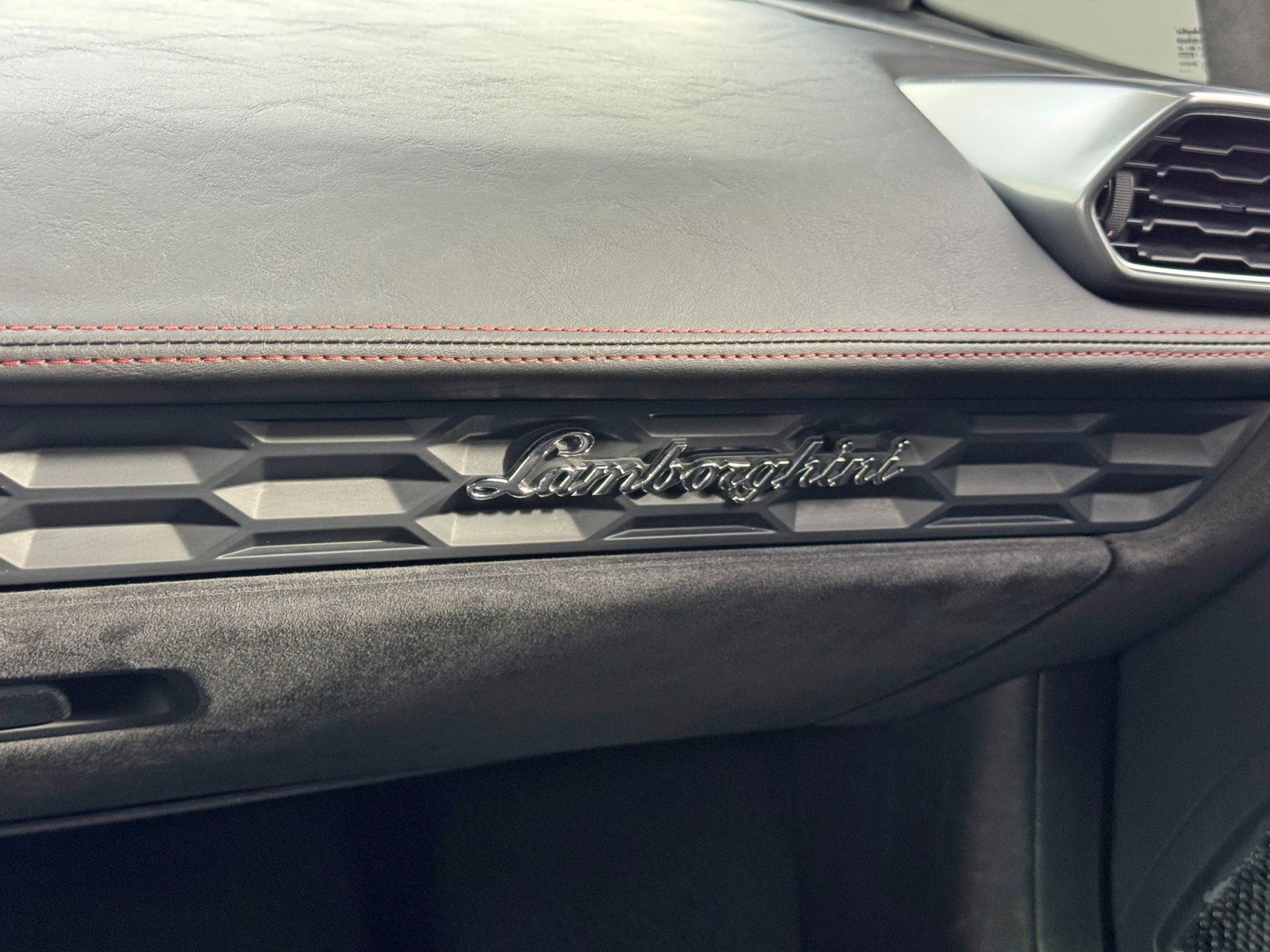 Used 2015 Lamborghini Huracan LP 610-4 image 27