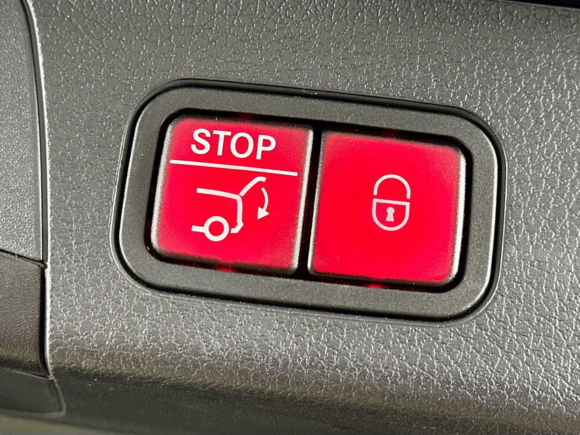 Certified 2023 Mercedes-Benz GLB 250 4MATIC image 29