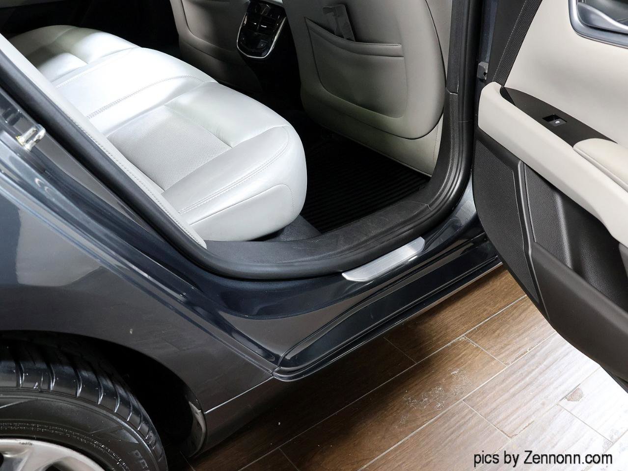 Used 2013 Cadillac XTS Luxury FWD image 31