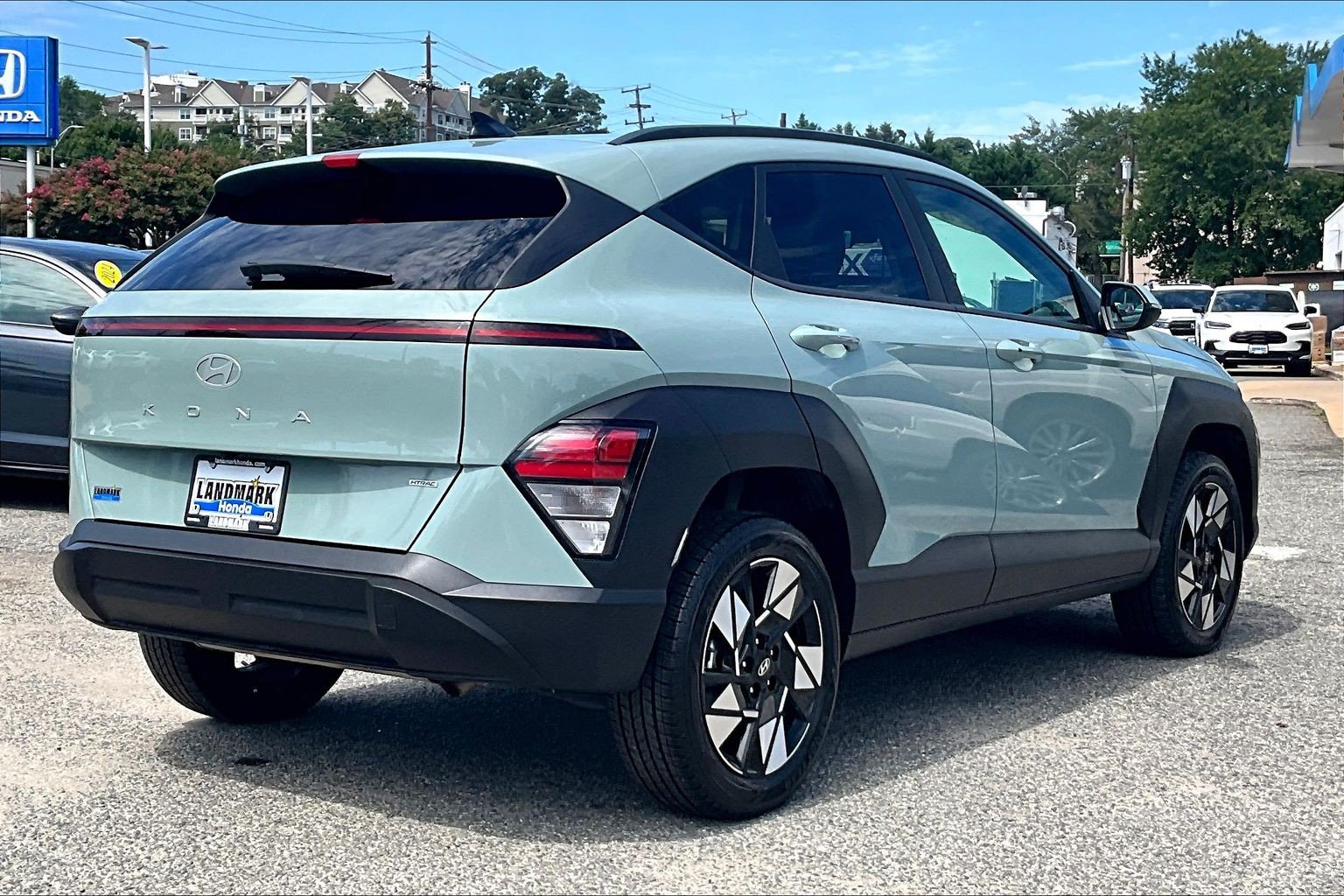Used 2025 Hyundai Kona SEL AWD/4WD image 2