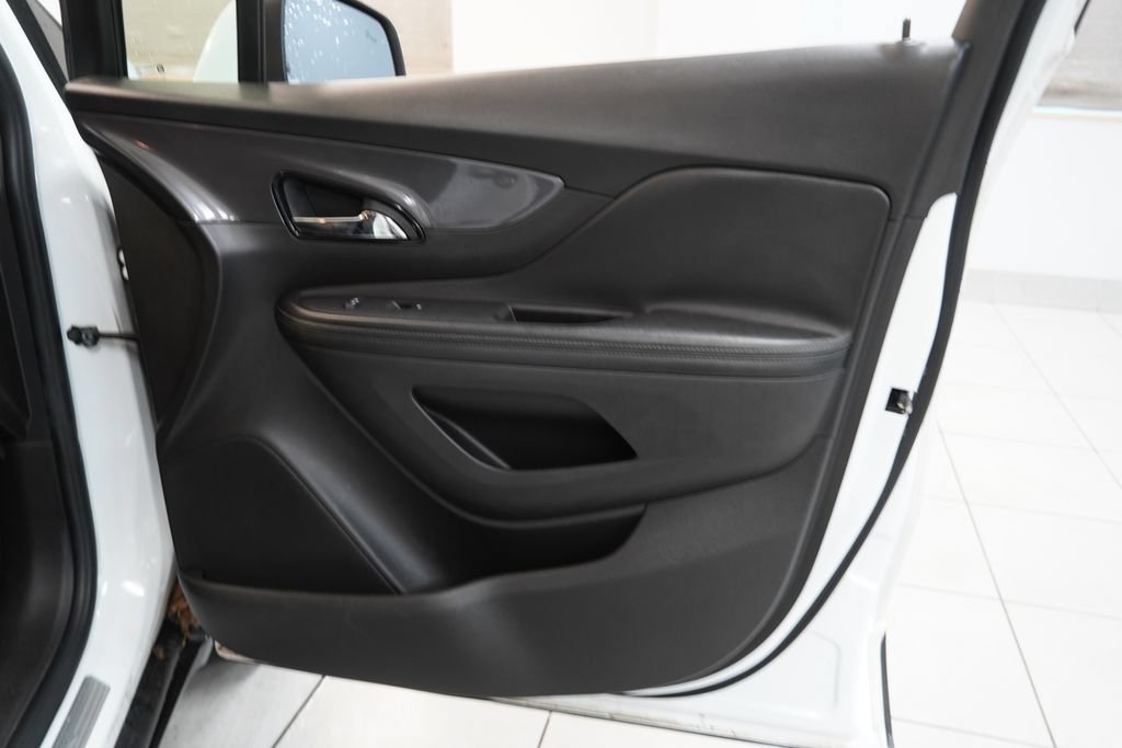 Used 2019 Buick Encore Essence AWD/4WD image 32