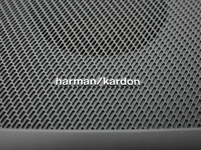 Used 2024 Volvo XC60 B5 Ultimate w/ Protection Package Premier image 18